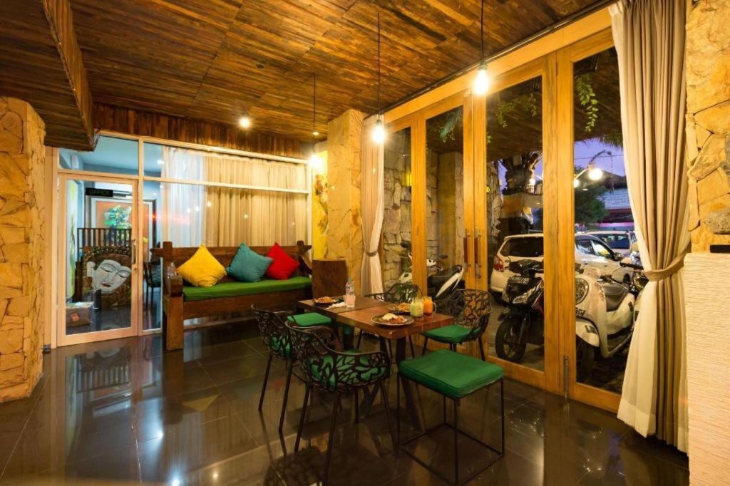 Hadi Poetra Hotel Kuta Lombok Kültér fotó